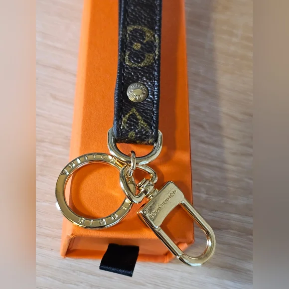 Authentic LOUIS VUITTON Monogram Canvas Wristlet Strap Keychain - Picture 5 of 10